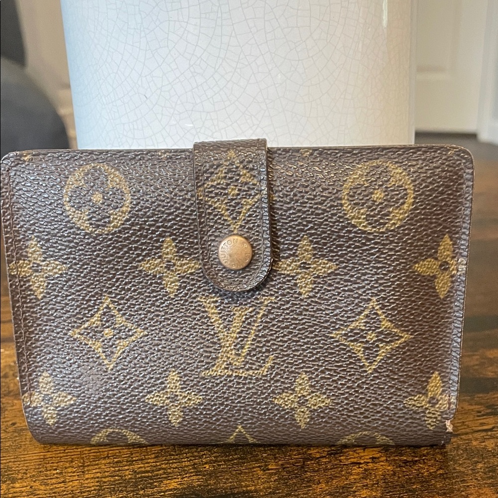 Louis Vuitton Monogram Kiss Lock Wallet